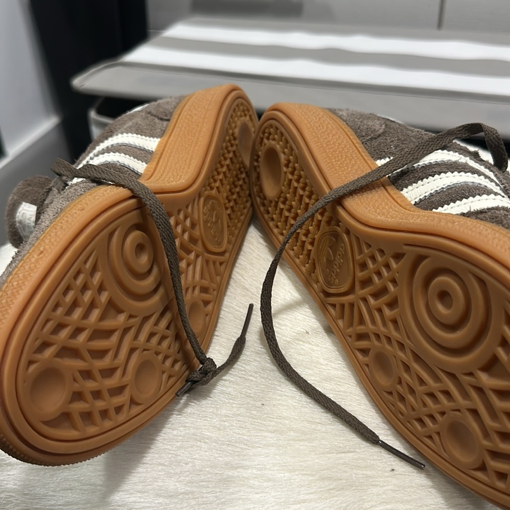 Brand new never been worn Adidas handball, Spezial brown and cream sneakers - Picture 3 of 4